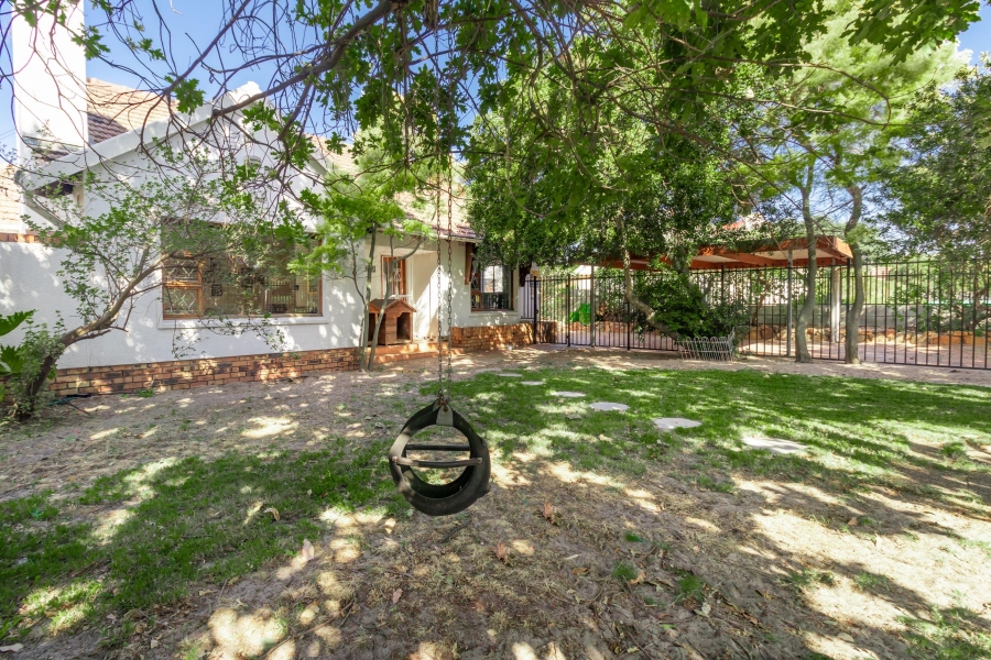 To Let 3 Bedroom Property for Rent in Pinelands Western Cape